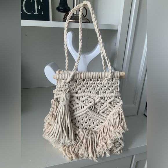 ZARA Macrame Woven Medium Hand Made Boho Bohemian Cream Shoulder Purse LIKE NEW - Picture 8 of 16